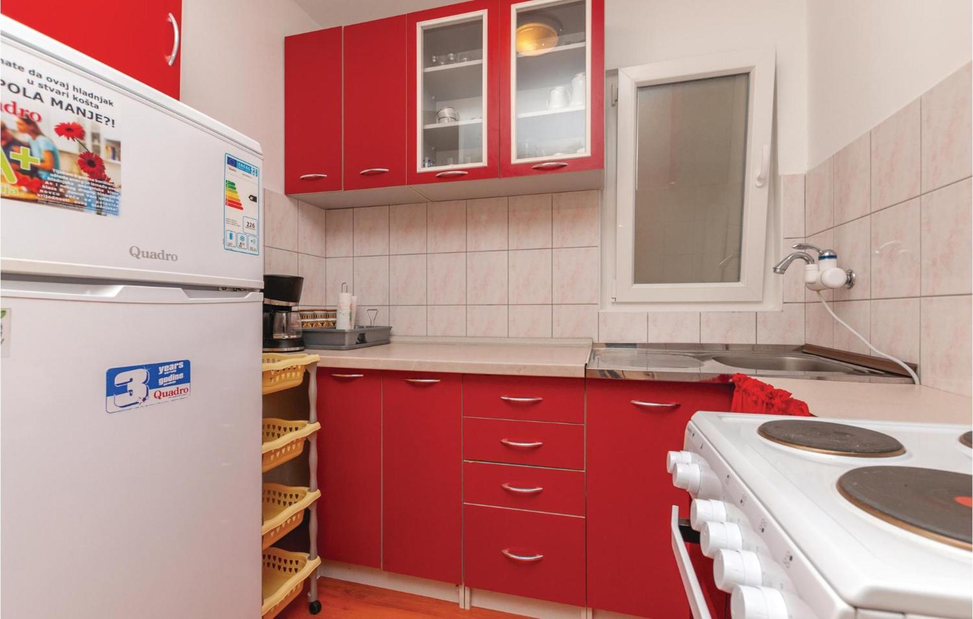 Beautiful Apartment In Jadrija With Kitchen Bagian luar foto